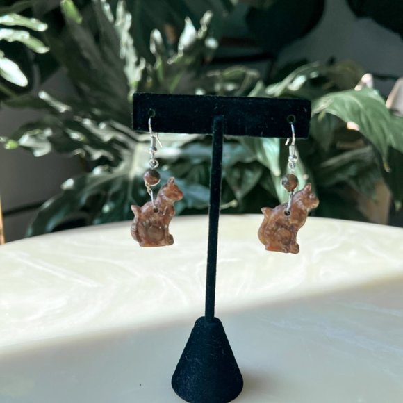 Vintage 90s Marble Stone Carved Cat Dangle Earrings - Picture 8 of 8